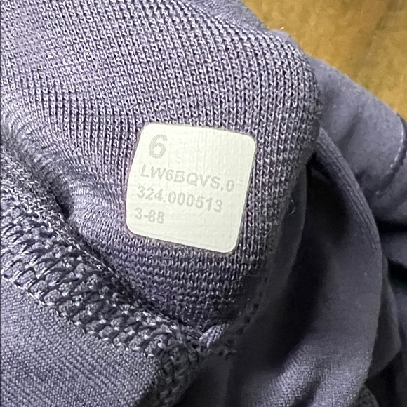 NWOT - lululemon Align™ High-Rise Crop 23" - Size 6 - Picture 2 of 5